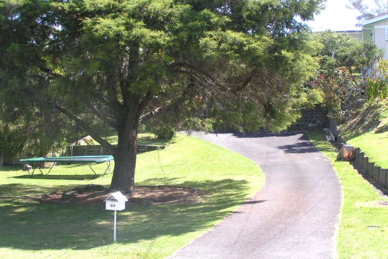 Photo of property in 34 Woodside Avenue, Northcote, Auckland, 0627