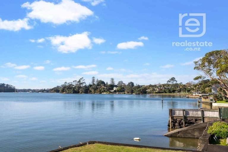 Photo of property in 62 The Terrace, Herald Island, Auckland, 0618