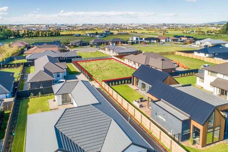 Photo of property in 15 Little Gem Road, Hornby, Christchurch, 8025