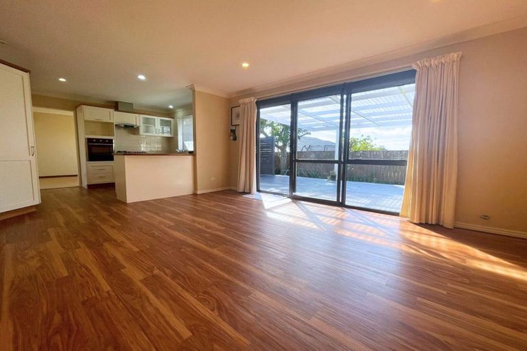 Photo of property in 12 Lansell Drive, East Tamaki Heights, Auckland, 2016
