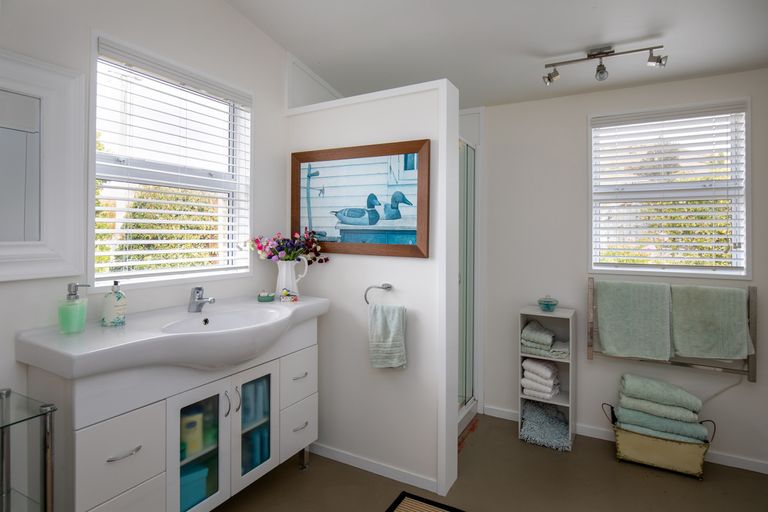 Photo of property in 180 Hall Road, Bannockburn, Cromwell, 9384