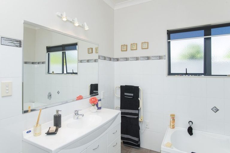 Photo of property in 98 Potae Avenue, Lytton West, Gisborne, 4010