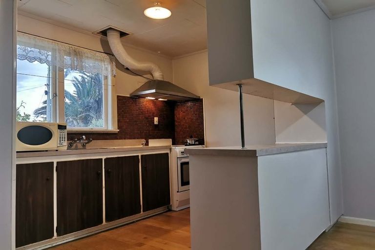 Photo of property in 12 Rondorlyn Place, Manurewa, Auckland, 2102