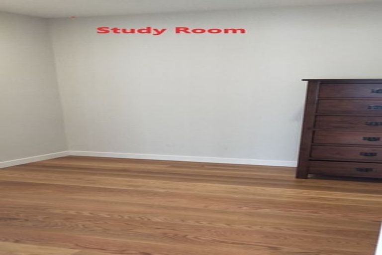 Photo of property in 230a Sunset Road, Windsor Park, Auckland, 0632