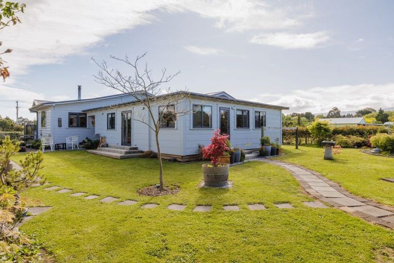 Photo of property in 100 Cole Street, Dannevirke, 4930