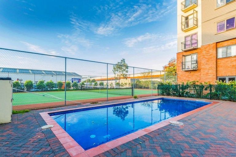 Photo of property in 5m/10 Crown Lynn Place, New Lynn, Auckland, 0600