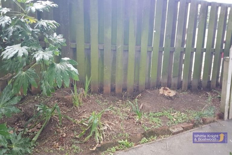 Photo of property in 30 Taupata Street, Redcliffs, Christchurch, 8081