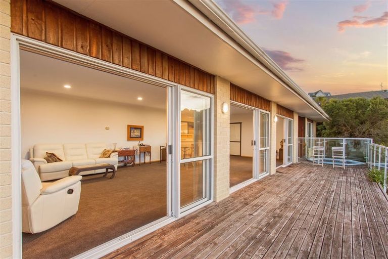 Photo of property in 212 Mount Pleasant Road, Mount Pleasant, Christchurch, 8081