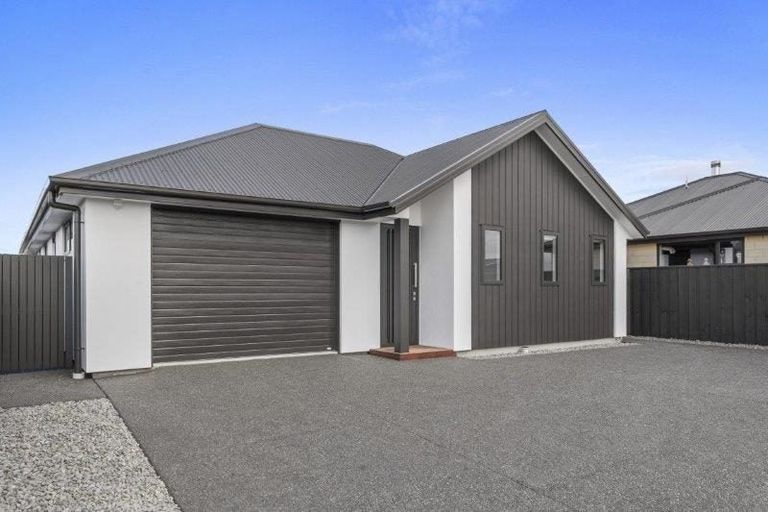 Photo of property in 3 Livingstone Place, Rangiora, 7400