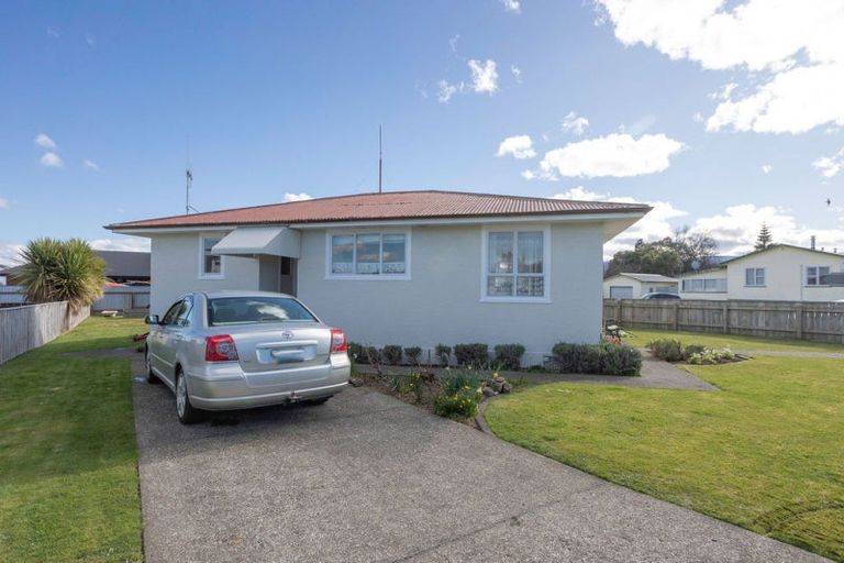 Photo of property in 72 Barraud Street, Dannevirke, 4930