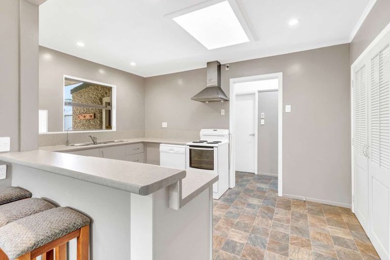 Photo of property in 87 Queen Street West, Levin, 5510