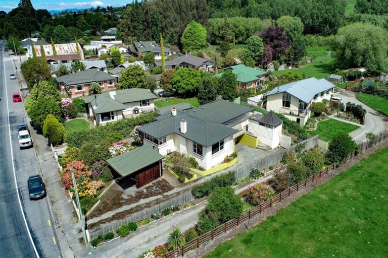 Photo of property in 3 Mckenzie Street, Geraldine, 7930