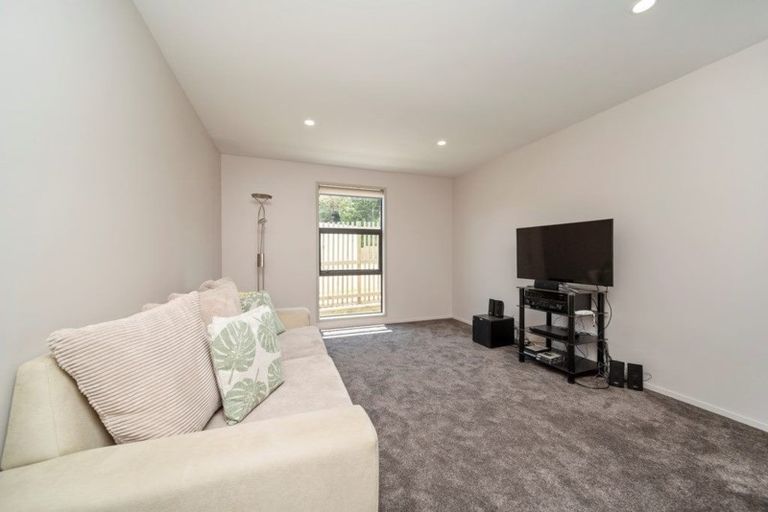 Photo of property in 3 Mackillop Way, Brooklands, New Plymouth, 4310