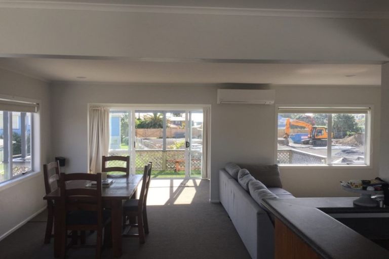 Photo of property in 27a Alice Avenue, Orewa, 0931