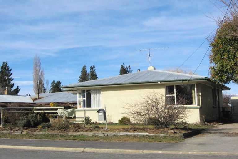 Photo of property in 18 Knowles Crescent, Ranfurly, 9332