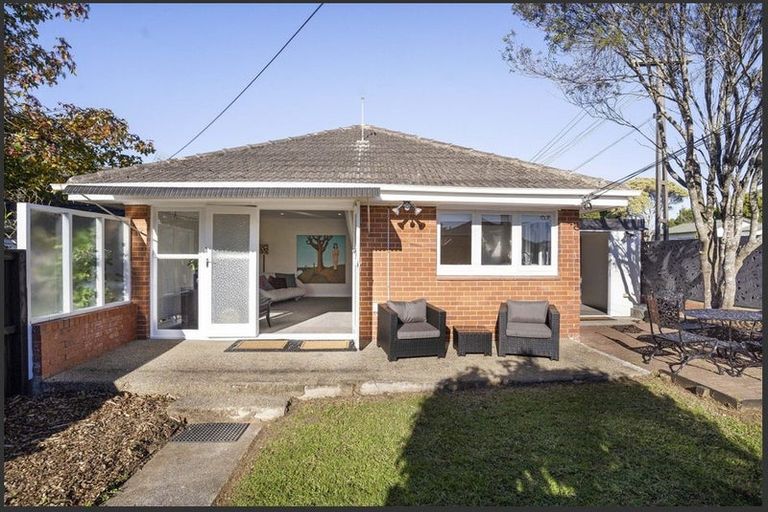 Photo of property in 1/59 Tawa Road, One Tree Hill, Auckland, 1061