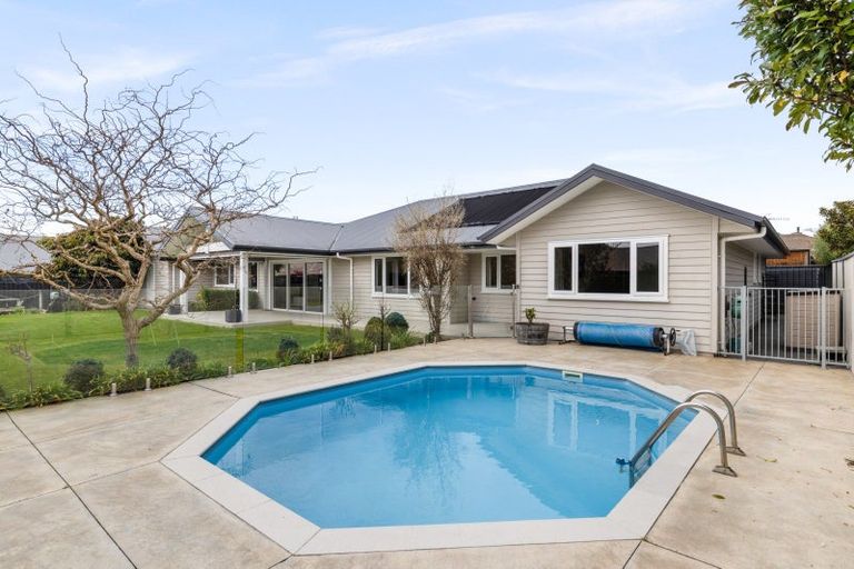 Photo of property in 54 Whakatomo Place, Havelock North, 4130