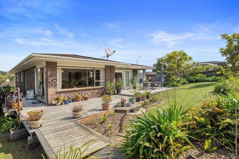Photo of property in 85 Weatherly Road, Torbay, Auckland, 0630
