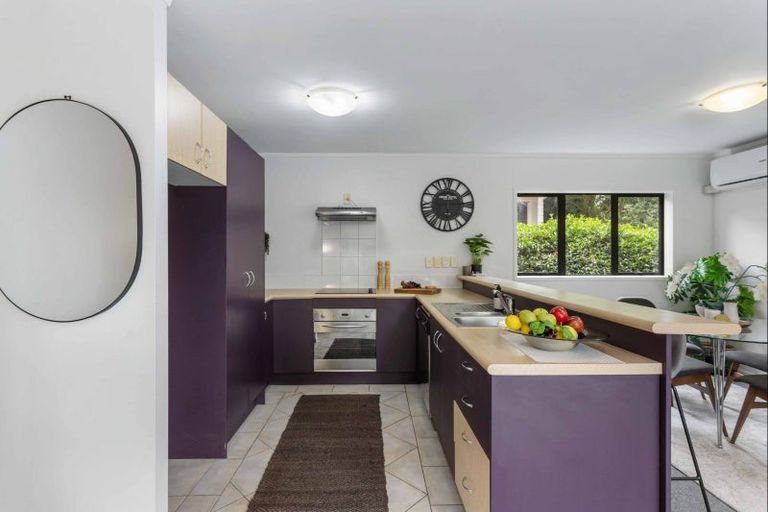 Photo of property in 8a Flynn Street, Birkdale, Auckland, 0626