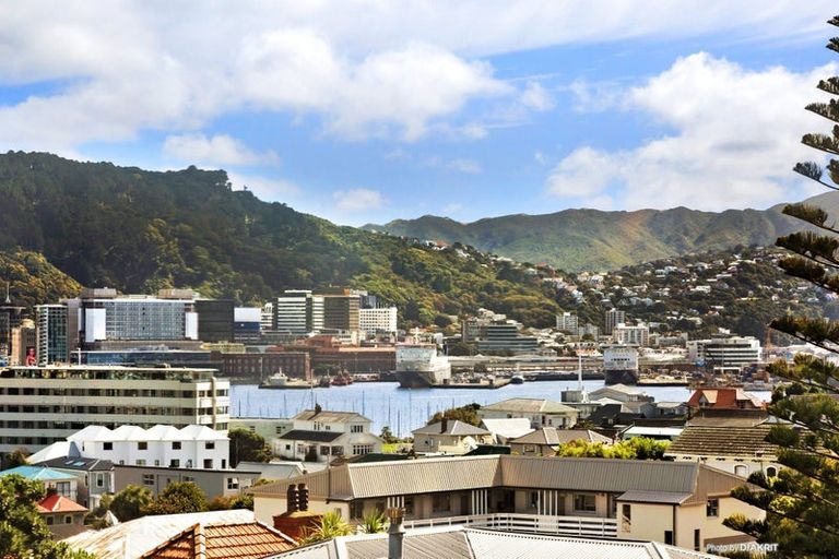 Photo of property in 20/4 Claremont Grove, Mount Victoria, Wellington, 6011