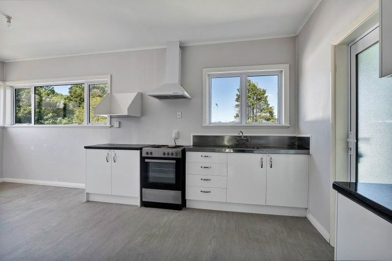 Photo of property in 28 Cornwall Street, Eltham, 4322