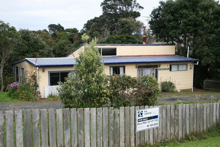Photo of property in 7 Rerenga Street, Mokau, 4376