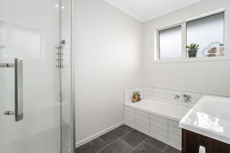 Photo of property in 190 Navigation Drive, Whitby, Porirua, 5024