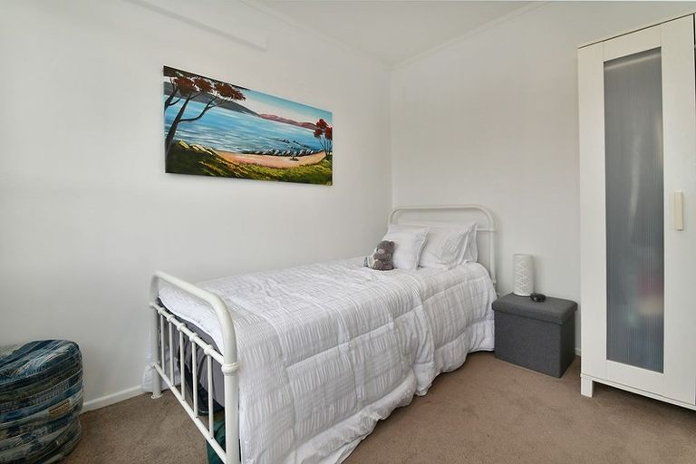 Photo of property in 41 Rangimaarie Crescent, Snells Beach, 0920