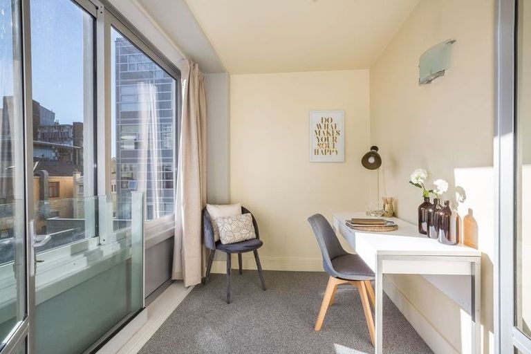 Photo of property in St Pauls Apartments, 44/43 Mulgrave Street, Thorndon, Wellington, 6011