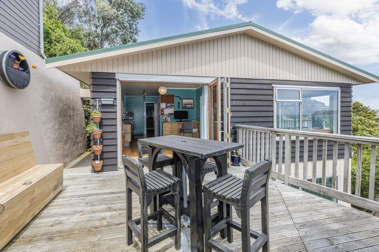 Photo of property in 3a Roys Road, Plimmerton, Porirua, 5026