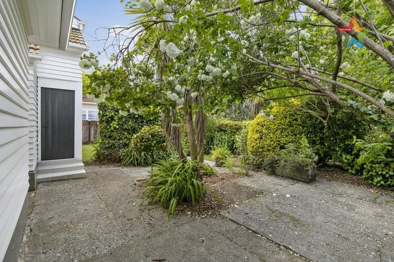 Photo of property in 28 Marina Grove, Hutt Central, Lower Hutt, 5010