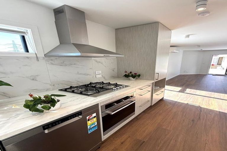 Photo of property in 124 Portage Road, New Lynn, Auckland, 0600