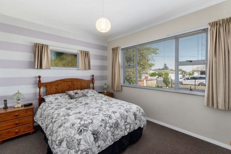 Photo of property in 126 Weraroa Road, Levin, 5510