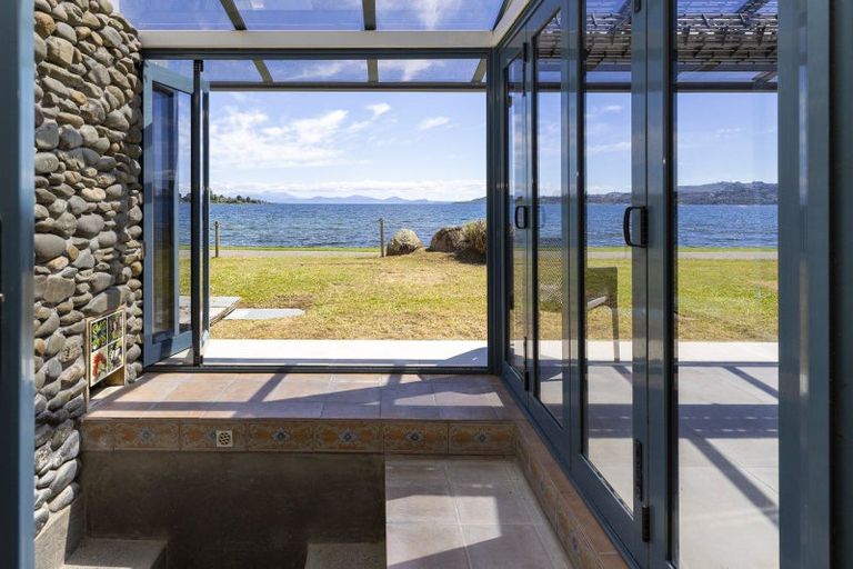 Photo of property in 2/227 Lake Terrace, Waipahihi, Taupo, 3330