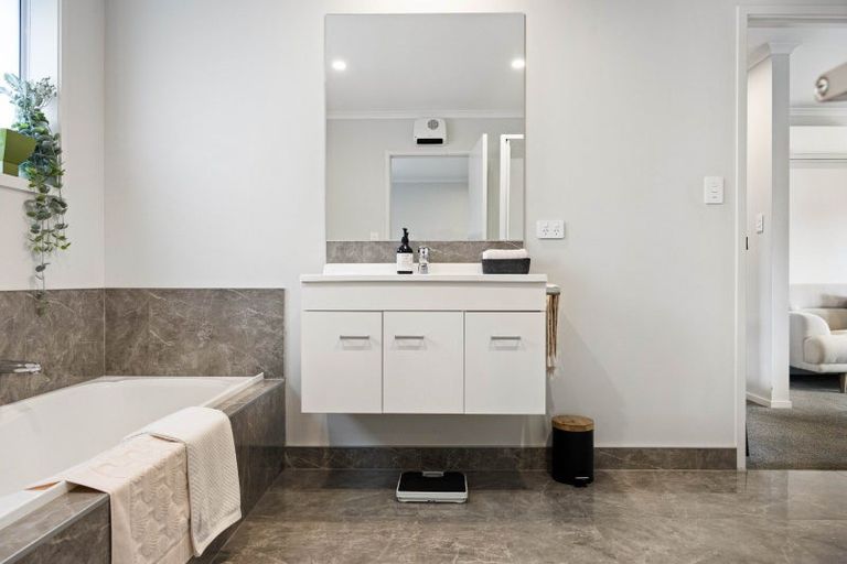 Photo of property in 147c Portsmouth Road, Bombay, 2675