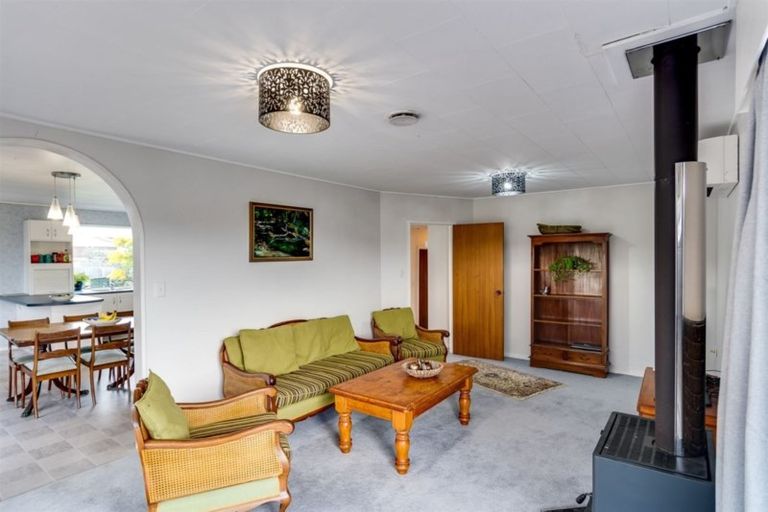 Photo of property in 2 Ashford Place, Havelock North, 4130
