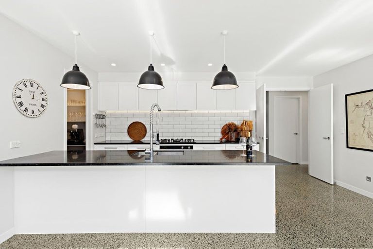 Photo of property in 32 Awanui Crescent, Matakana, 0985