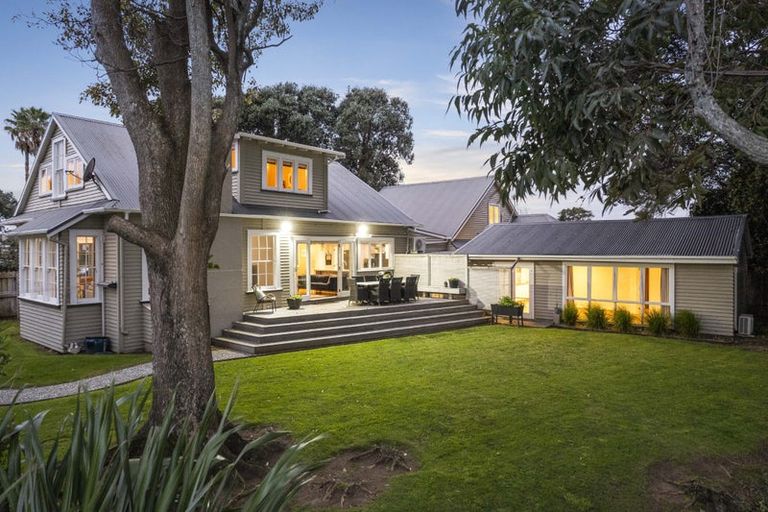 Photo of property in 9 Pakuranga Road, Pakuranga, Auckland, 2010