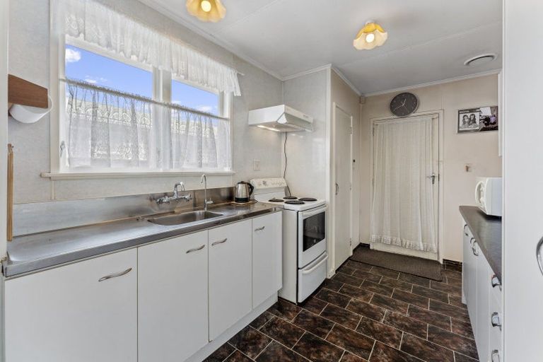 Photo of property in 44 Oregon Drive, Maoribank, Upper Hutt, 5018