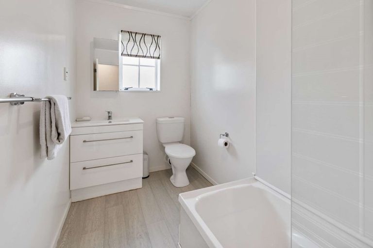 Photo of property in 155 Summerhill Drive, Fitzherbert, Palmerston North, 4410