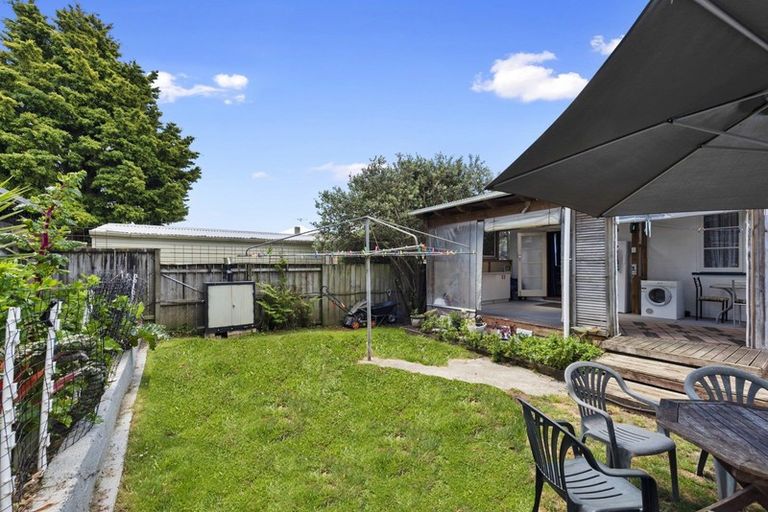 Photo of property in 51 Kenney Crescent, Fairfield, Hamilton, 3214