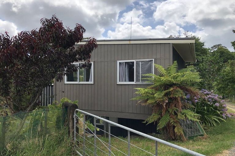 Photo of property in 145 Shaw Road, Oratia, Auckland, 0604