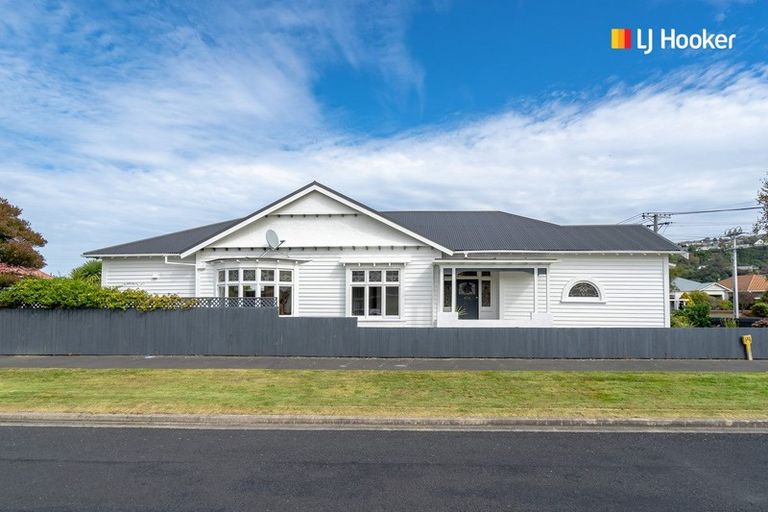 Photo of property in 65 Hargest Crescent, Saint Kilda, Dunedin, 9012