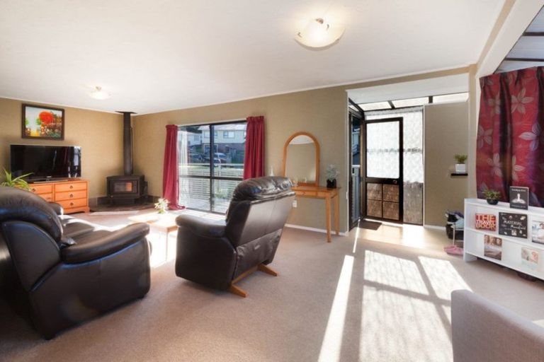 Photo of property in 11 Forglen Place, Tawa, Wellington, 5028