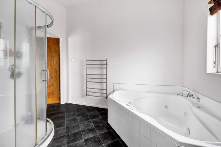 Photo of property in 278 South Road, Hawera, 4610