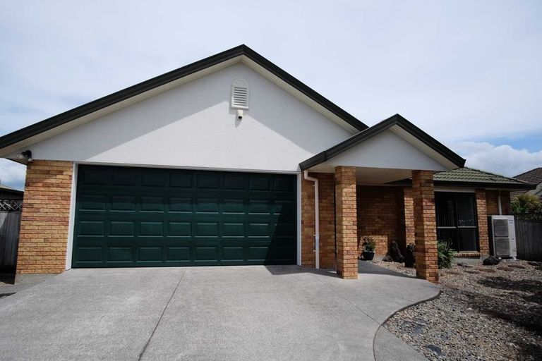 Photo of property in 8 Kalgan Place, Burswood, Auckland, 2013