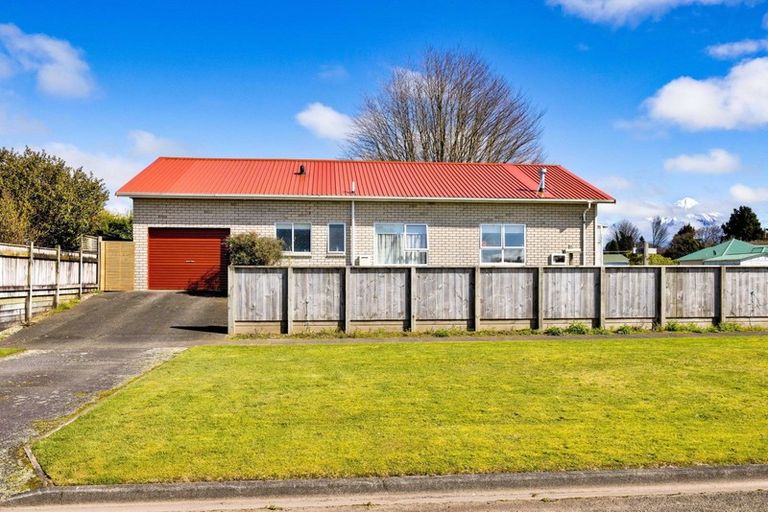 Photo of property in 33 Seyton Street, Stratford, 4332