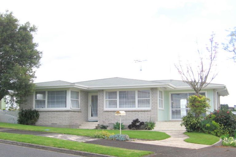 Photo of property in 17 Grosmont Terrace, Brookfield, Tauranga, 3110