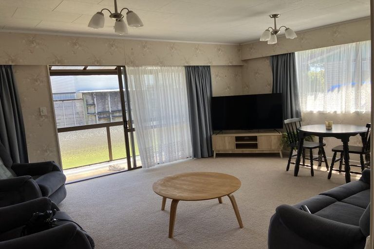 Photo of property in 2/151 Carrington Street, Lower Vogeltown, New Plymouth, 4310