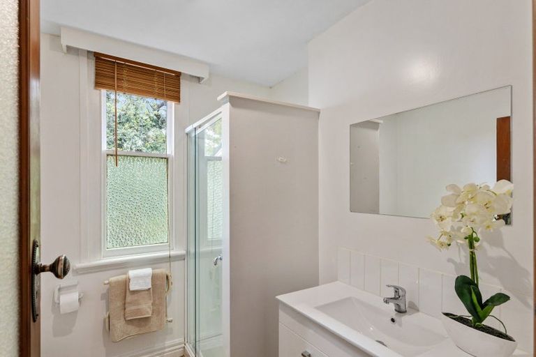 Photo of property in 42 Hawkesbury Avenue, St Albans, Christchurch, 8014